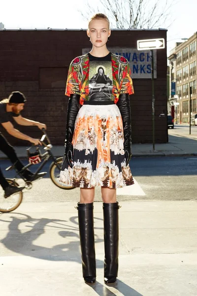 Look 2
